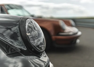 światła samochodów